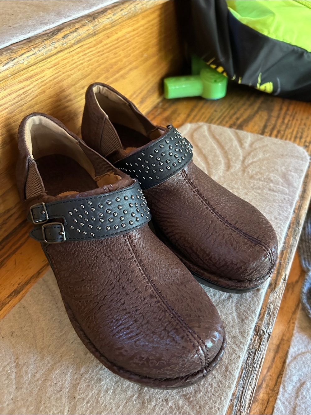 ARIAT NEW Brown Studded Slip-On Clogs